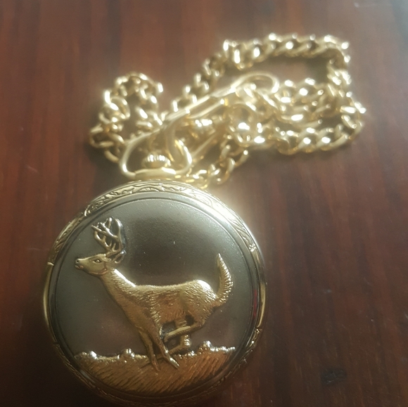 Majestic Quartz Deer Pocket Watch - Picture 4 of 6